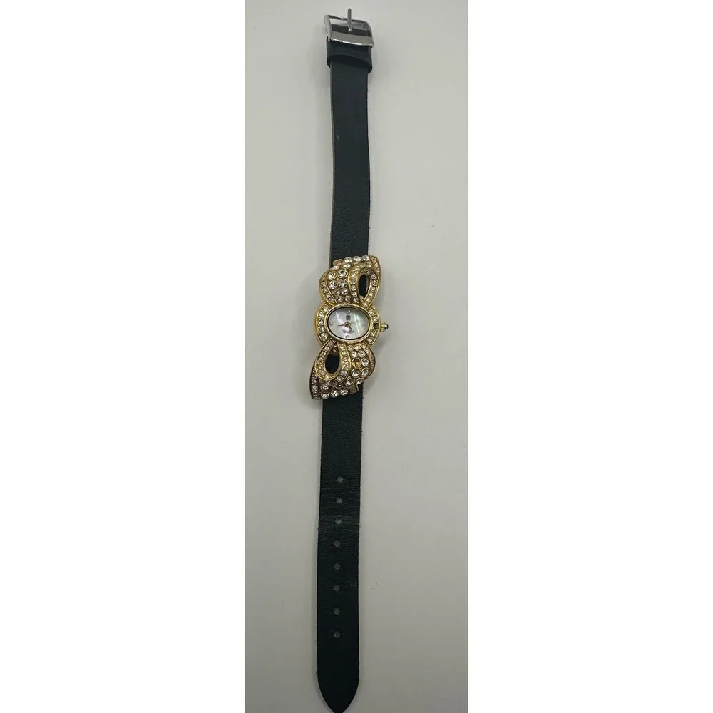 Victoria Wieck Womens Gold Tone B7712 Watch New Battery 8.25